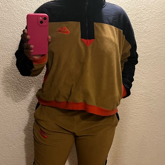 Nike Set - Picture 3 of 4